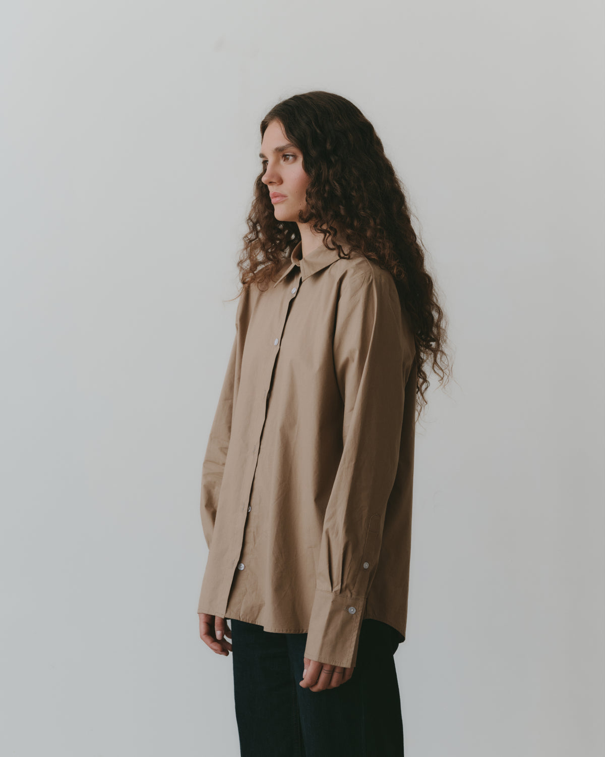 CLASSIC BUTTON-DOWN