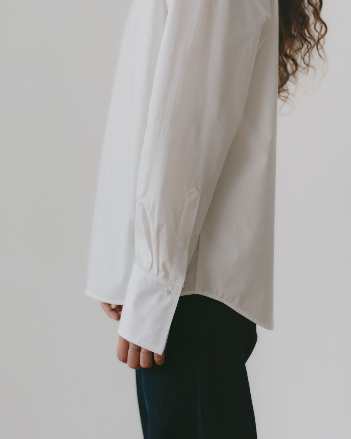 CLASSIC BUTTON-DOWN